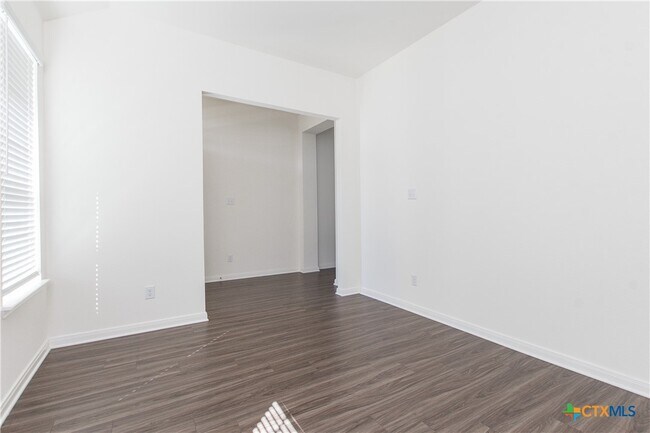 Building Photo - 9508 Caemlyn Cv