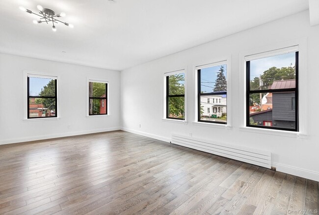 Building Photo - 206-208 Main St