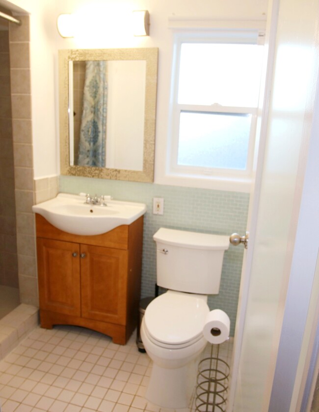 Bathroom View (2) - 2601 Silver Lake Blvd