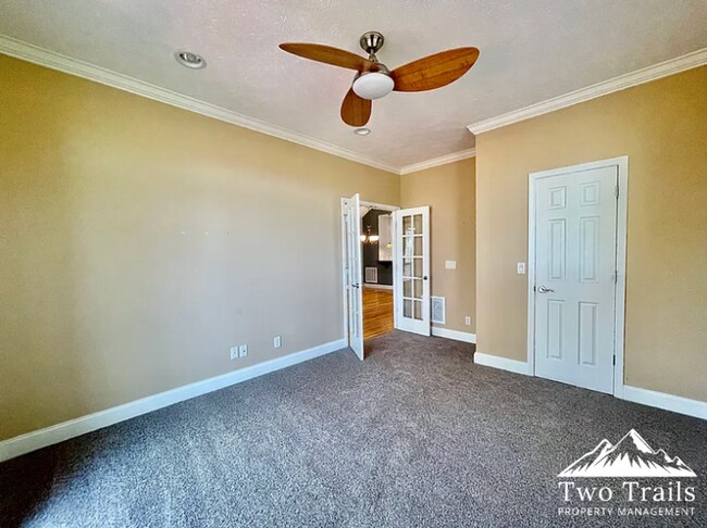 Building Photo - LUXURY MOUNTAIN LIVING IN GATED COMMUNITY