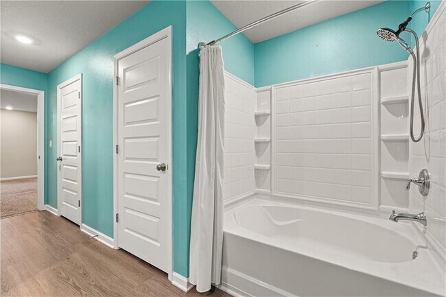 Building Photo - 6028 Creek Side Trl