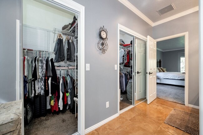 Building Photo - Immaculate Home for rent in gated cul-de-sac!