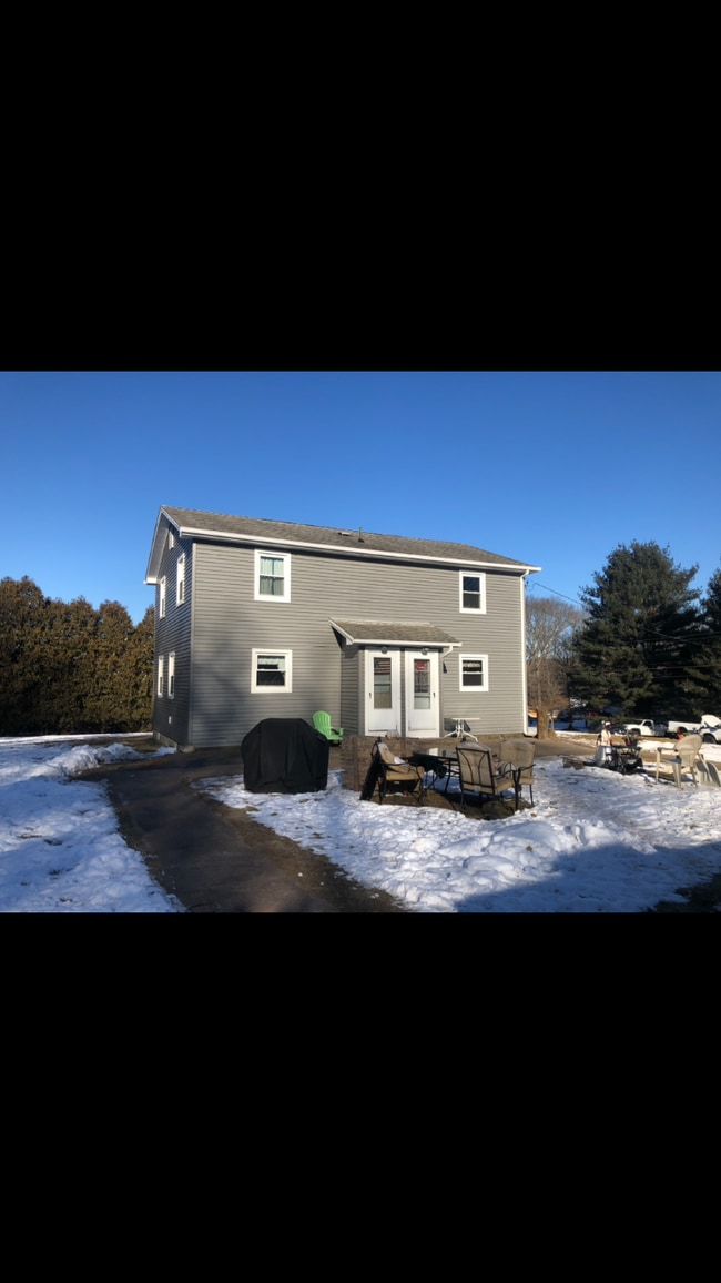 Building Photo - 6 Colonial Dr