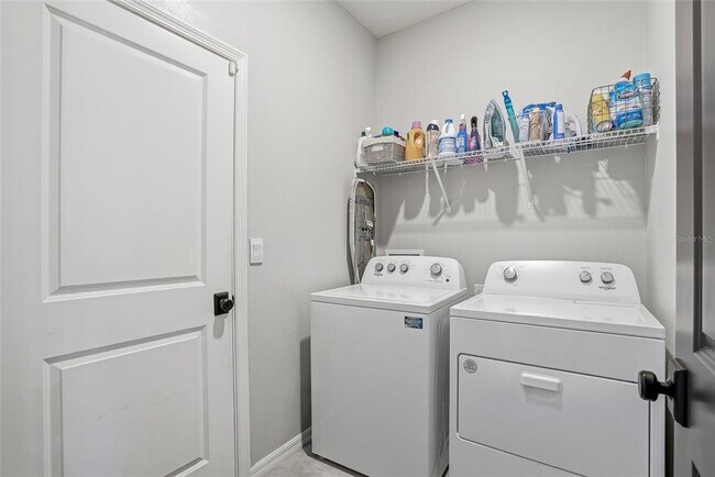 Building Photo - 3228 Living Coral Dr
