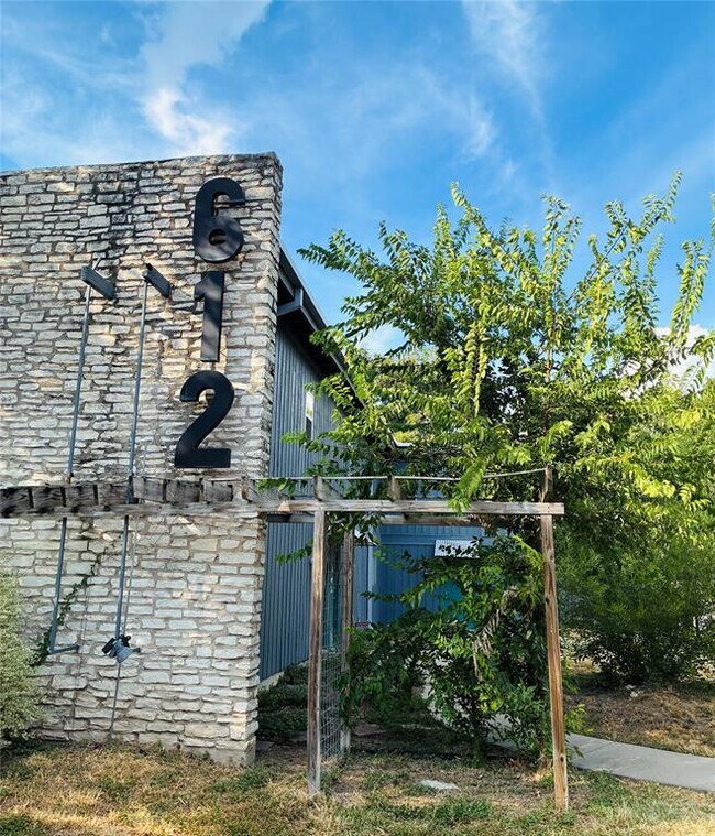 Building Photo - 612 Franklin Blvd