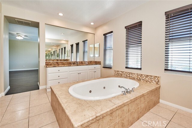 Building Photo - 8223 E Marblehead Way