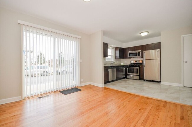 Building Photo - 3025 Lynn Ct