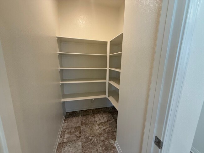 Building Photo - Victorville- New Richmond Home, 3 bedrooms...