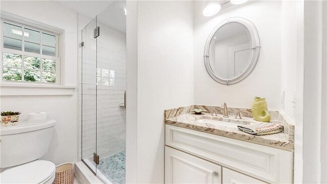 Building Photo - 10 Rear Robinson St