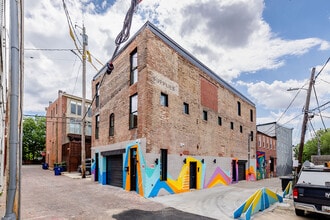 Building Photo - Trenton Art Garage