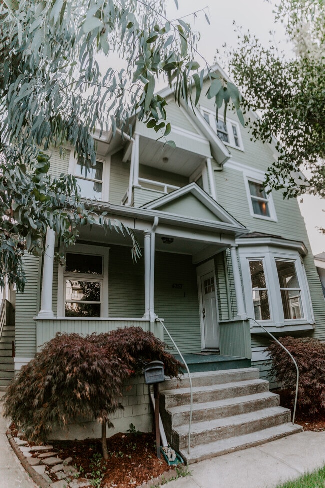 Building Photo - 4757 36th Ave S