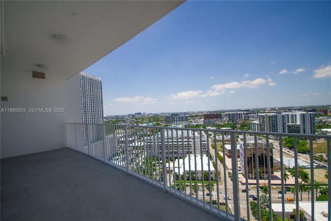 Building Photo - 2020 N Bayshore Dr