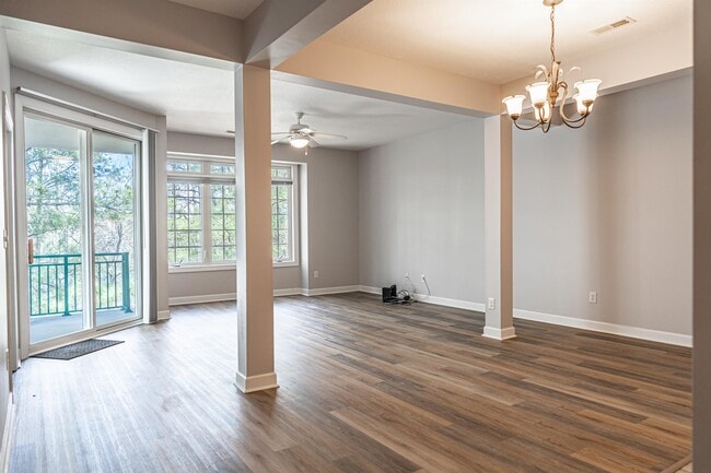 Building Photo - 1733 Woodbrooke Dr