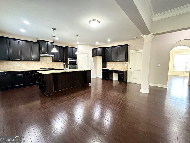 Building Photo - 5605 Upper Creek Ct
