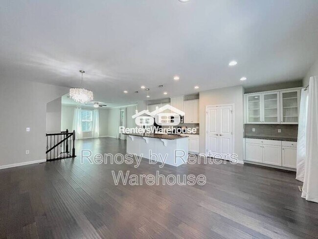 Building Photo - 521 Charles Porteus Ln