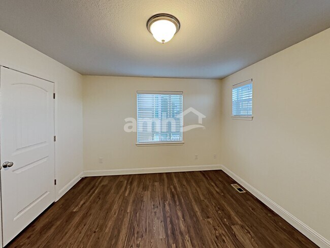 Building Photo - 12730 Ventana St