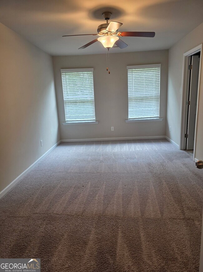 Building Photo - 7055 Mimosa Blf