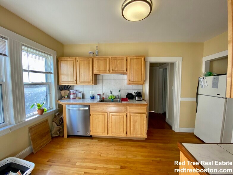 Building Photo - 59 Brookley Rd
