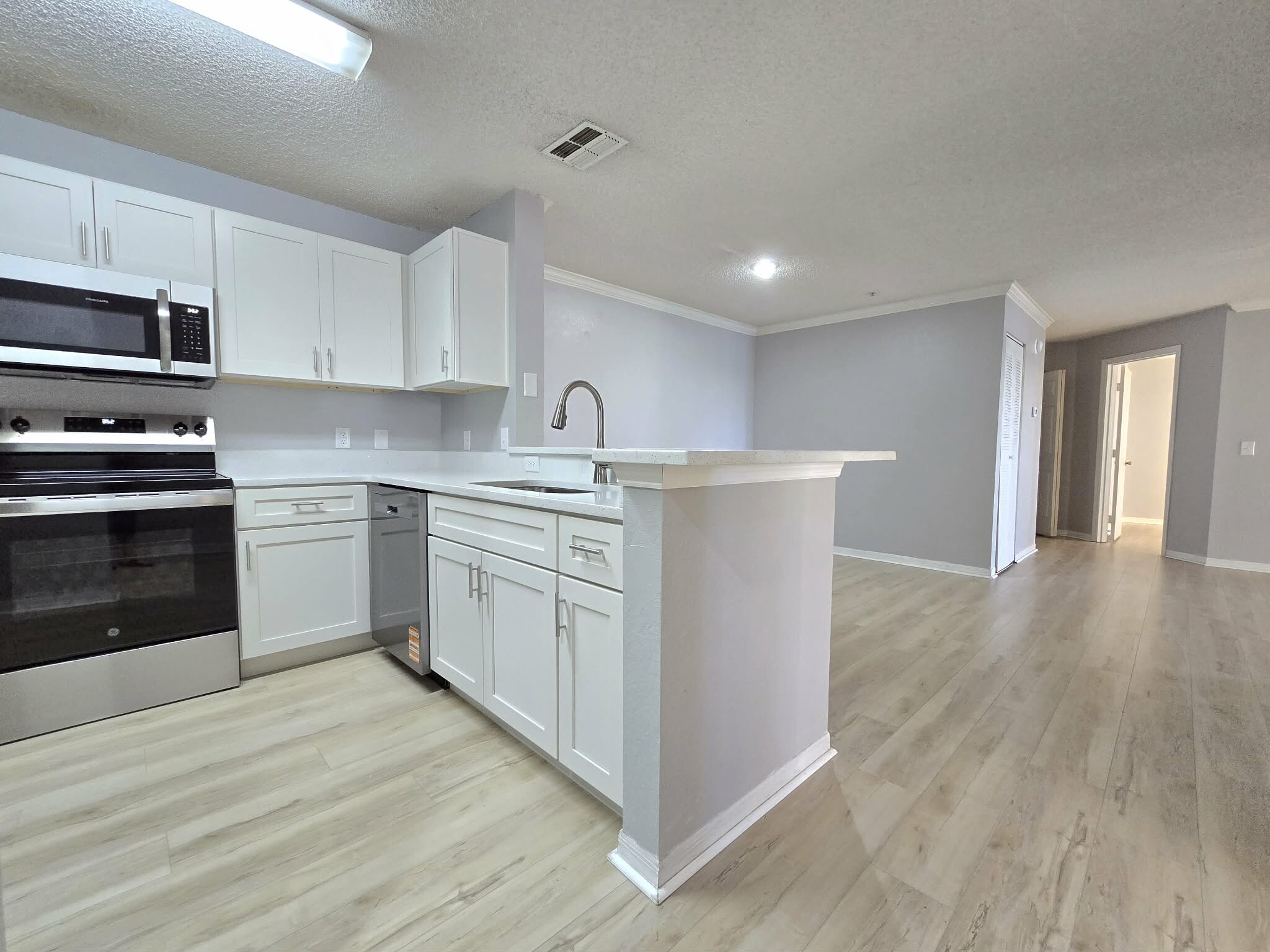 Building Photo - 4240 Summer Landing Dr