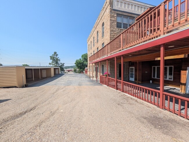 Building Photo - 1000 Fountain Terrace Dr