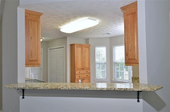 Building Photo - 2865 Cressington Bend NW