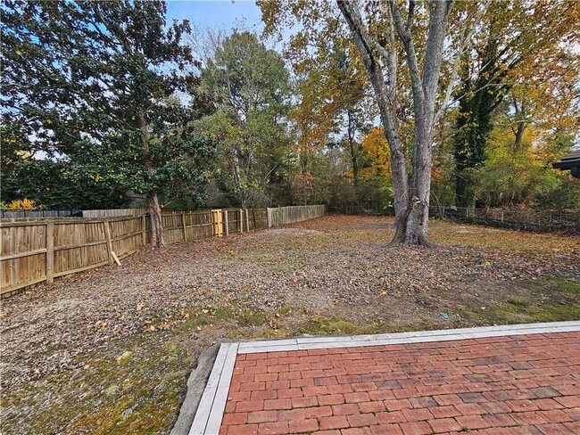 Building Photo - 1052 Indian Hills Pkwy NE