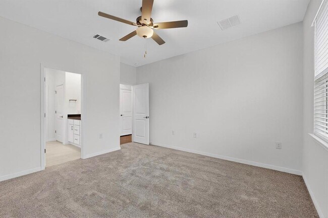 Building Photo - 1204 Purple Martin Dr