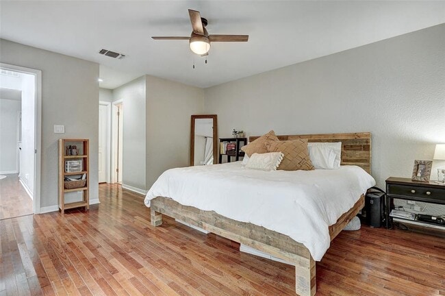 Building Photo - 8804 Mountain Ridge Dr