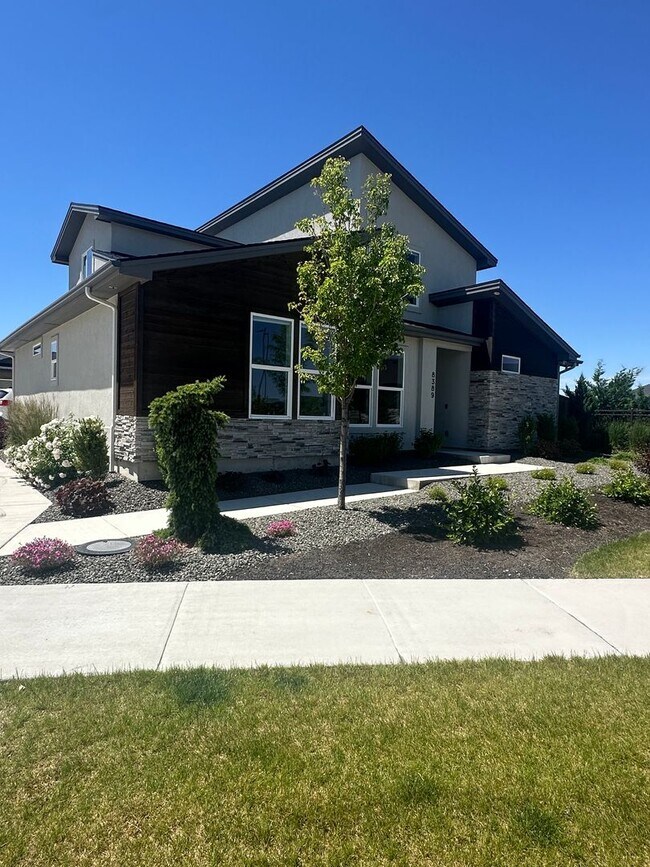 Building Photo - Riverstone: 3 Bedroom 3 Bath, Patio Home, ...