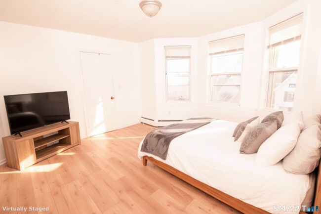 Building Photo - 117 Lamberton St