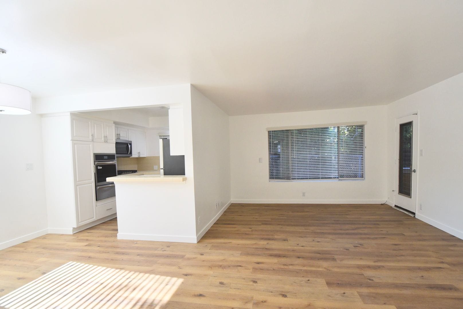 Building Photo - 14706 Dickens St