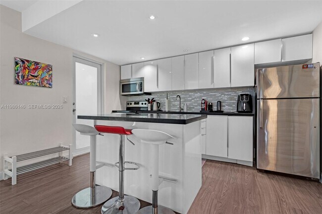 Building Photo - 1117 Meridian Ave