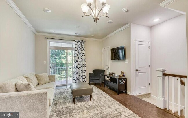 Building Photo - 23225 Milltown Knoll Square