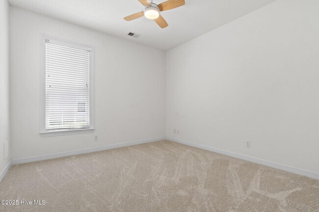 Building Photo - 943 Sandpiper Bay Dr SW