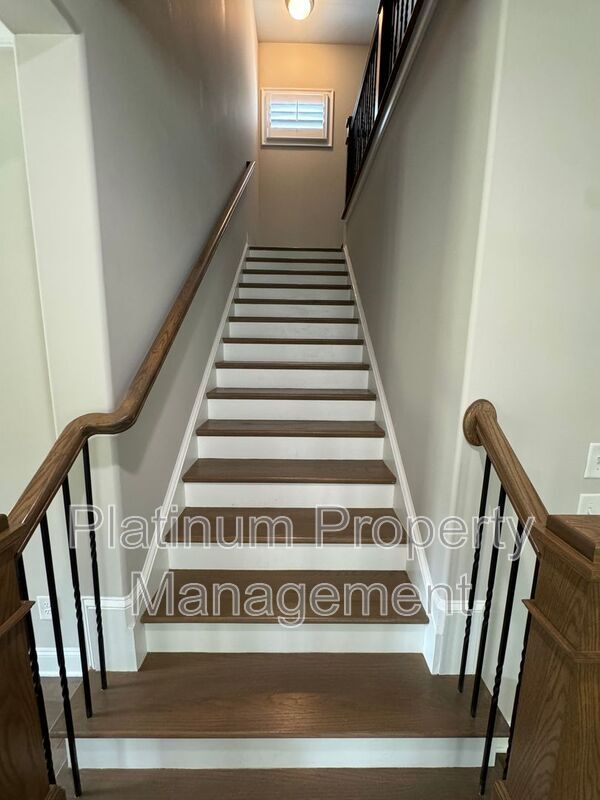 Building Photo - 931 Olmsted Ln
