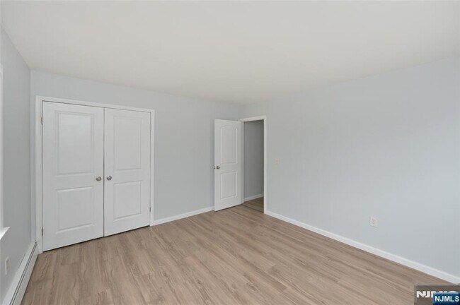 Building Photo - 421 Leonhardt Dr