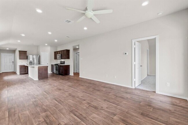 Building Photo - 14409 Sugar Pines Dr