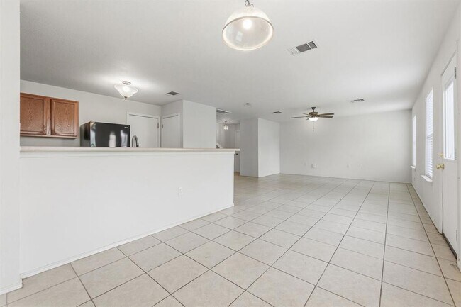 Building Photo - 7409 Elk Pass Dr