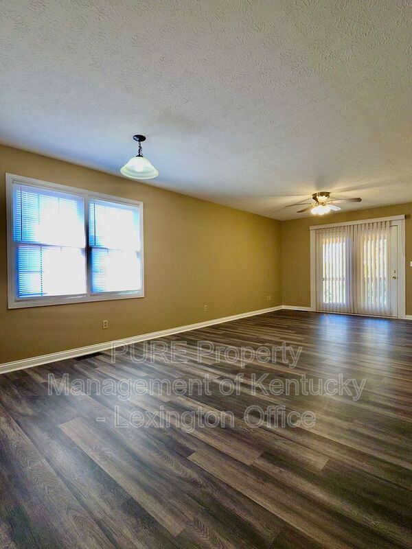 Building Photo - 1322 Lancaster Rd