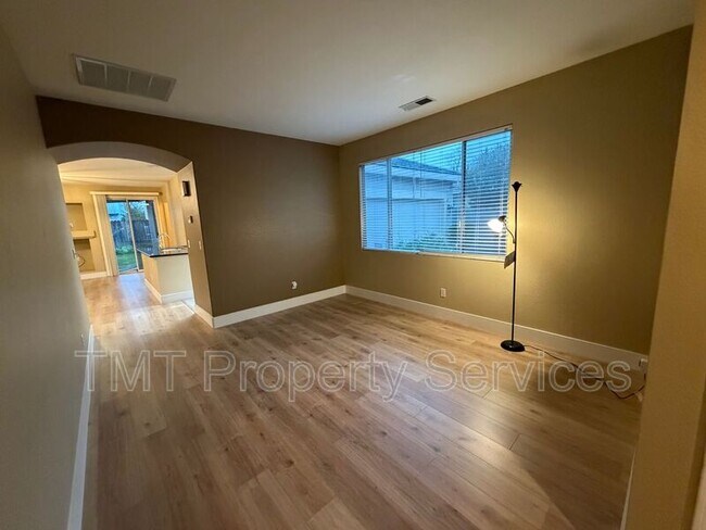 Building Photo - 3424 Babson Dr