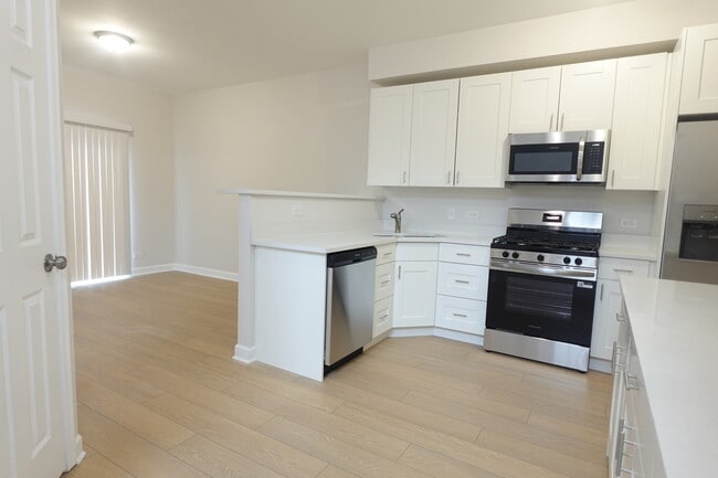 Building Photo - 3430 Blue Ridge Dr