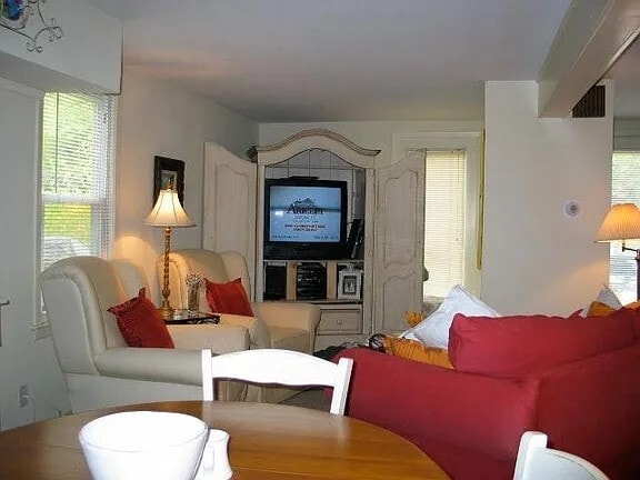 Building Photo - 301 Mill Rd