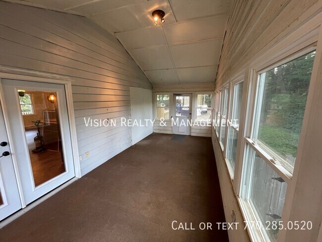 Building Photo - 117 Bascomb Dr