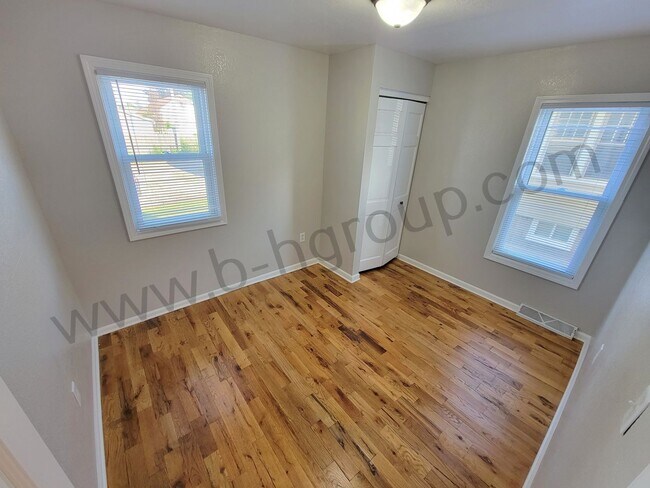 Building Photo - 6411 32nd Ave