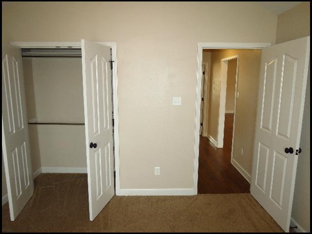 Building Photo - 1005 Puritan Dr