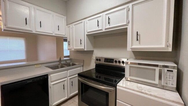 Building Photo - 6328 Delacy Rd
