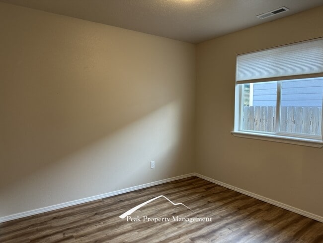 Building Photo - 12542 Ochoco St