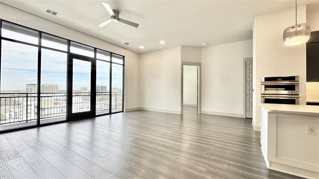 Building Photo - 3330 Oak Grove Ave