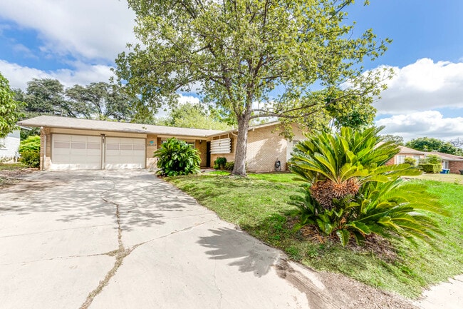 Building Photo - 359 Langton Dr