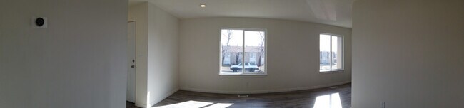 Building Photo - Layton 4-plex